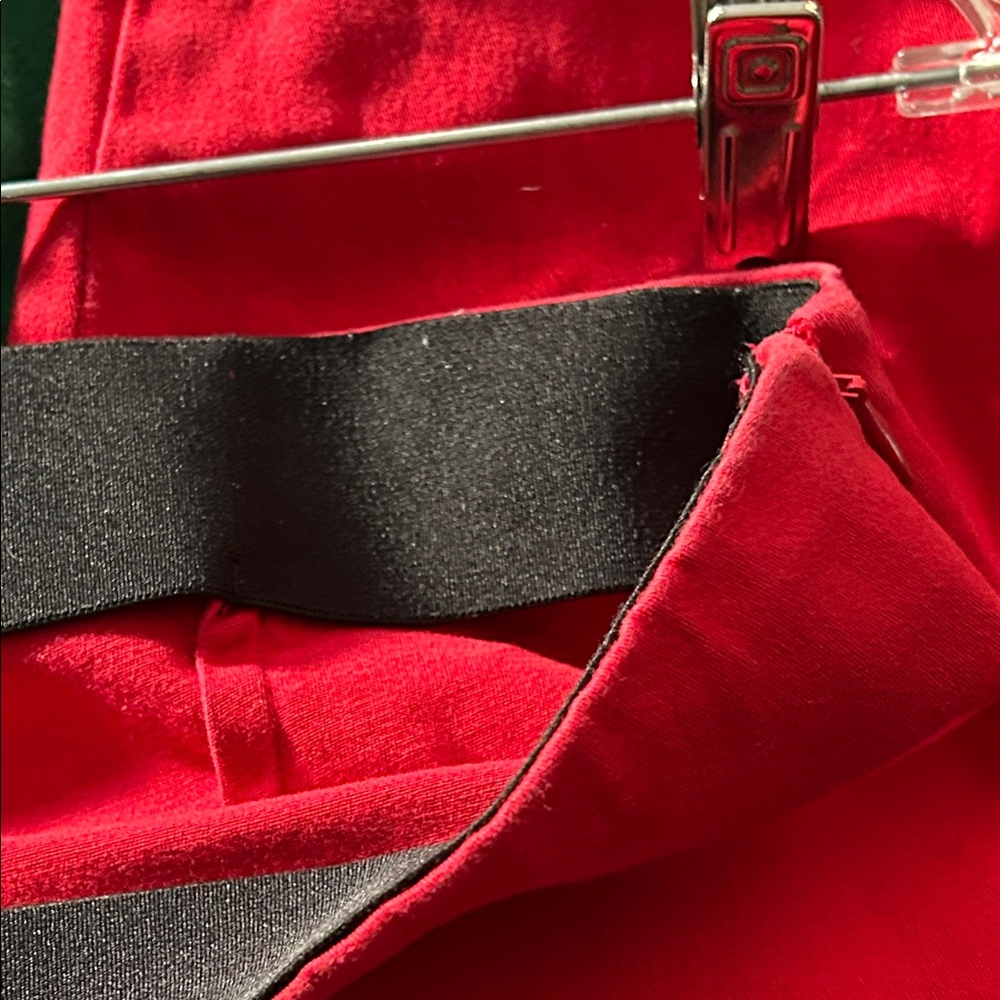 Old Navy Women's Bold Red Cropped Pants - size 16 - Picture 6 of 11